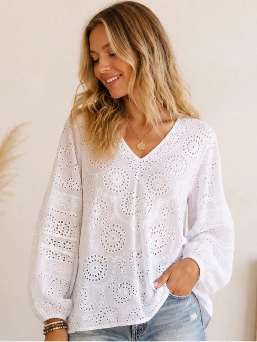 Tolani Boho Chic White Eyelet V-Neck Peasant Blouse